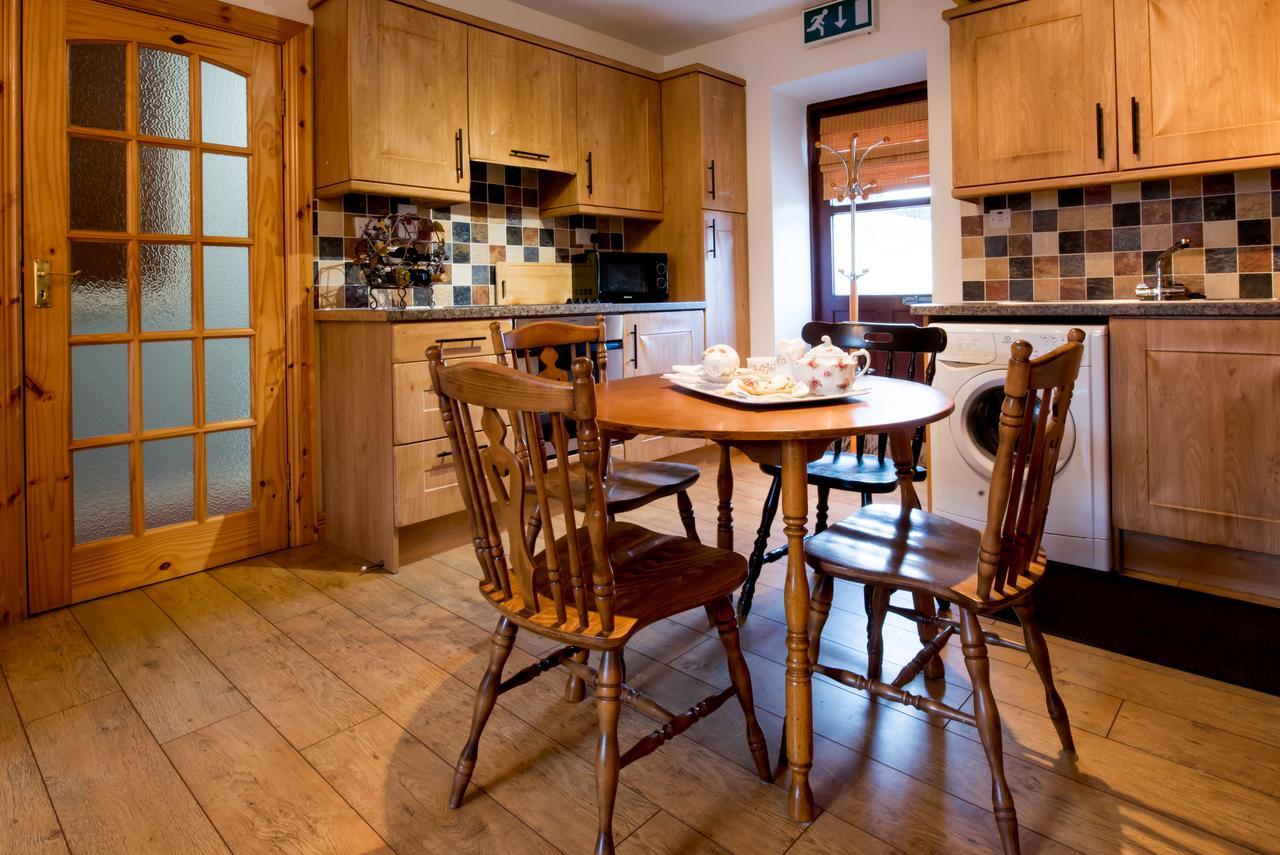 Brennan'S Accommodation Glenties Buitenkant foto